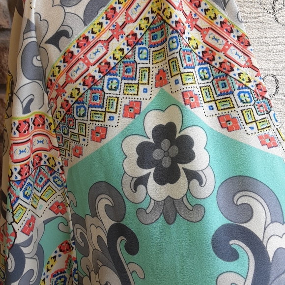 Colorful Patterned Women's Top - Picture 3 of 7